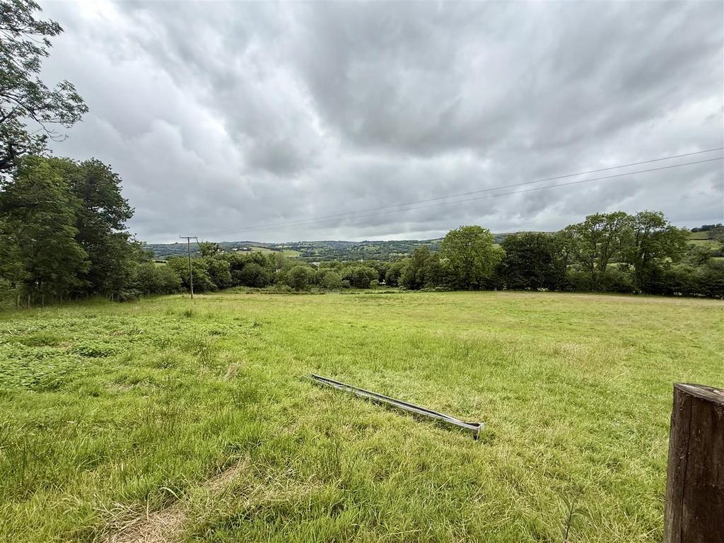 Ffarmers, Llanwrda - More