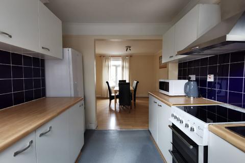3 bedroom flat to rent, Euston, London NW1