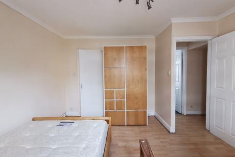 3 bedroom flat to rent, Euston, London NW1