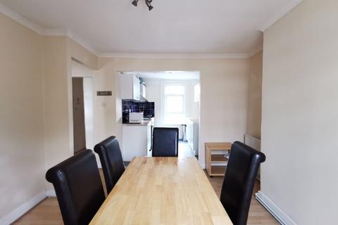 3 bedroom flat to rent, Euston, London NW1