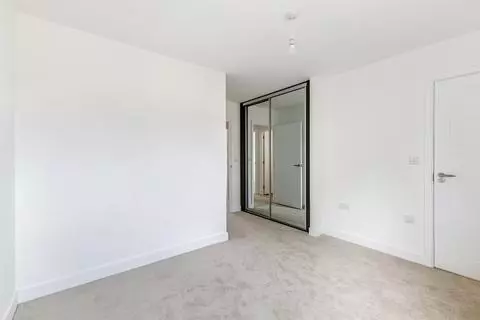 3 bedroom semi-detached house to rent - View 4