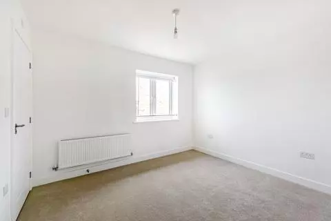 3 bedroom semi-detached house to rent - View 5