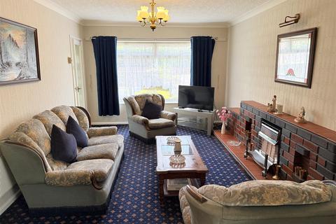 3 bedroom detached bungalow for sale, Manor Park, Mirfield WF14