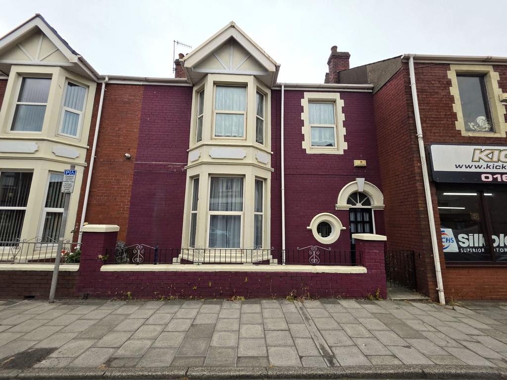 3 bedroom terraced house for sale