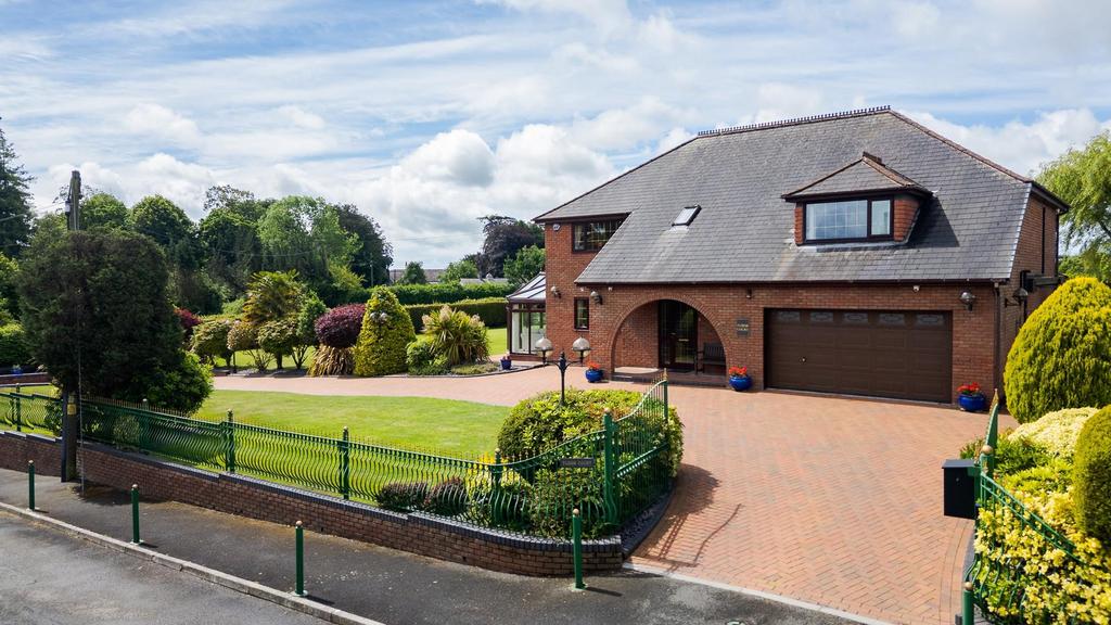 4 bedroom detached house for sale