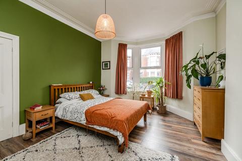 2 bedroom ground floor flat for sale, Trewhitt Road, Heaton, Newcastle Upon Tyne