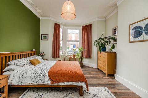 2 bedroom ground floor flat for sale, Trewhitt Road, Heaton, Newcastle Upon Tyne