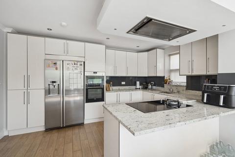 5 bedroom detached house for sale, Meredith Close, Pinner
