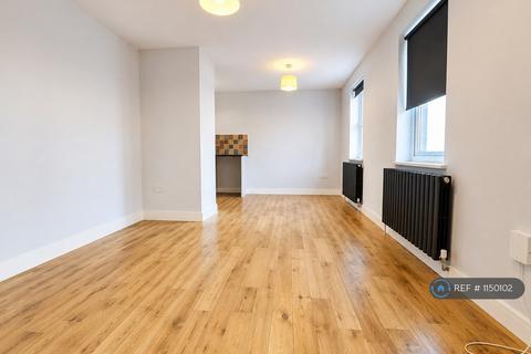 2 bedroom flat to rent, Meridien, Hornchurch, RM11