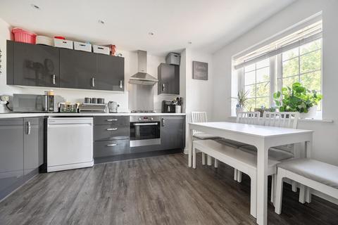 2 bedroom flat for sale, Chatsworth Road, Chichester, PO19