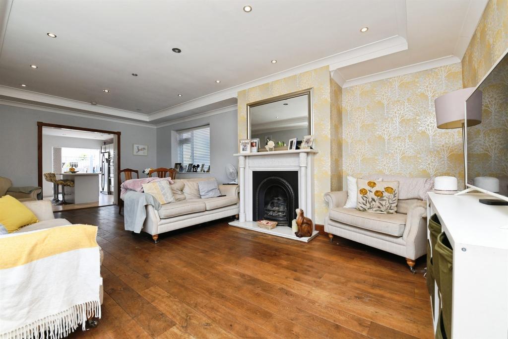 Betterton Road, Rainham - View 3