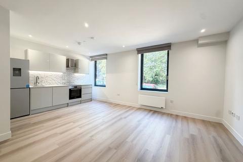 Studio to rent, Streamside House, Cowley Business Park, UB8