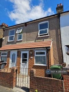 2 bedroom terraced house to rent, Sparsholt Road, Barking, IG11