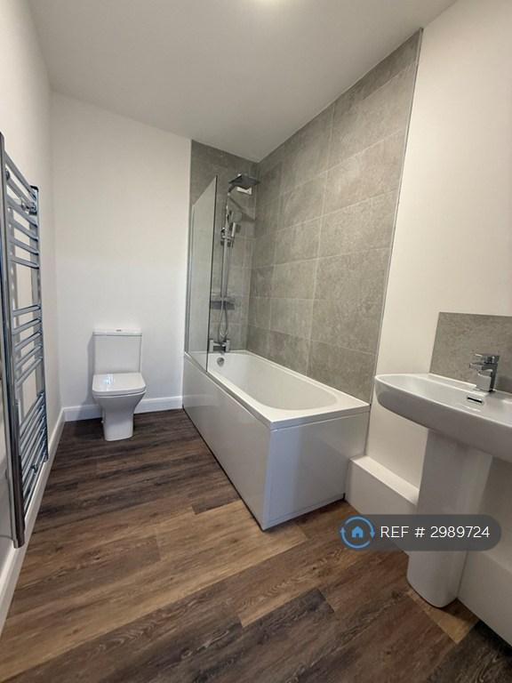 Apartment in Leeds, West Yorkshire - More