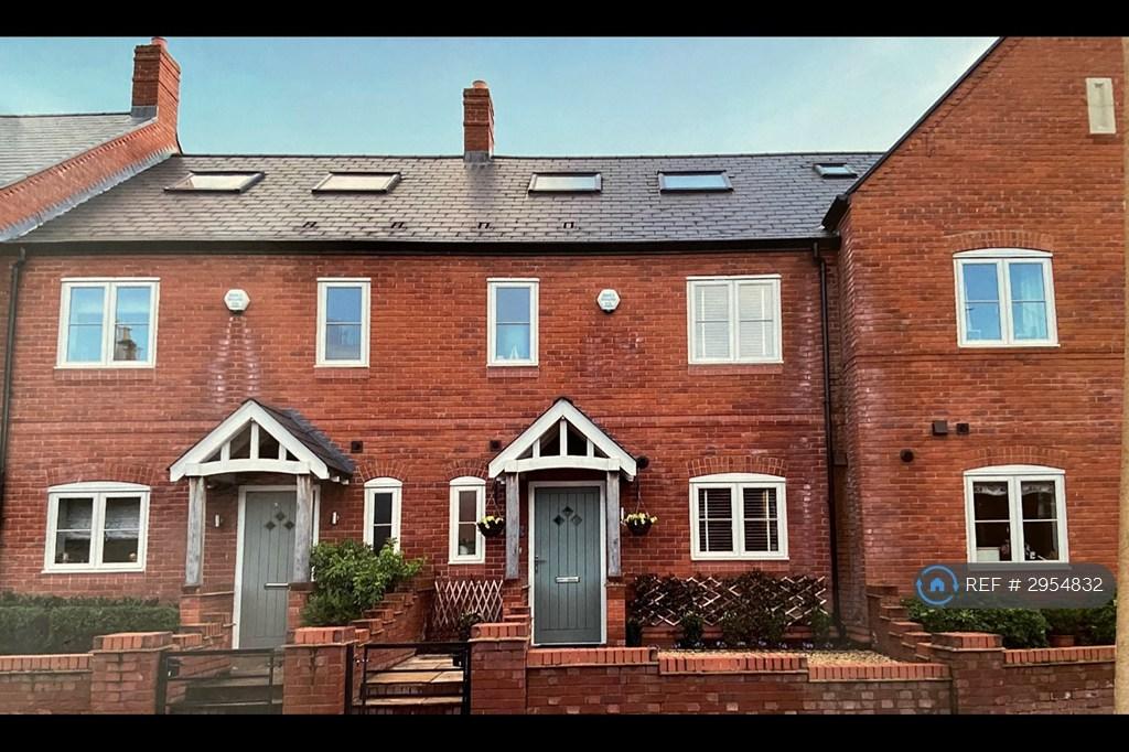 4 bedroom terraced house to rent