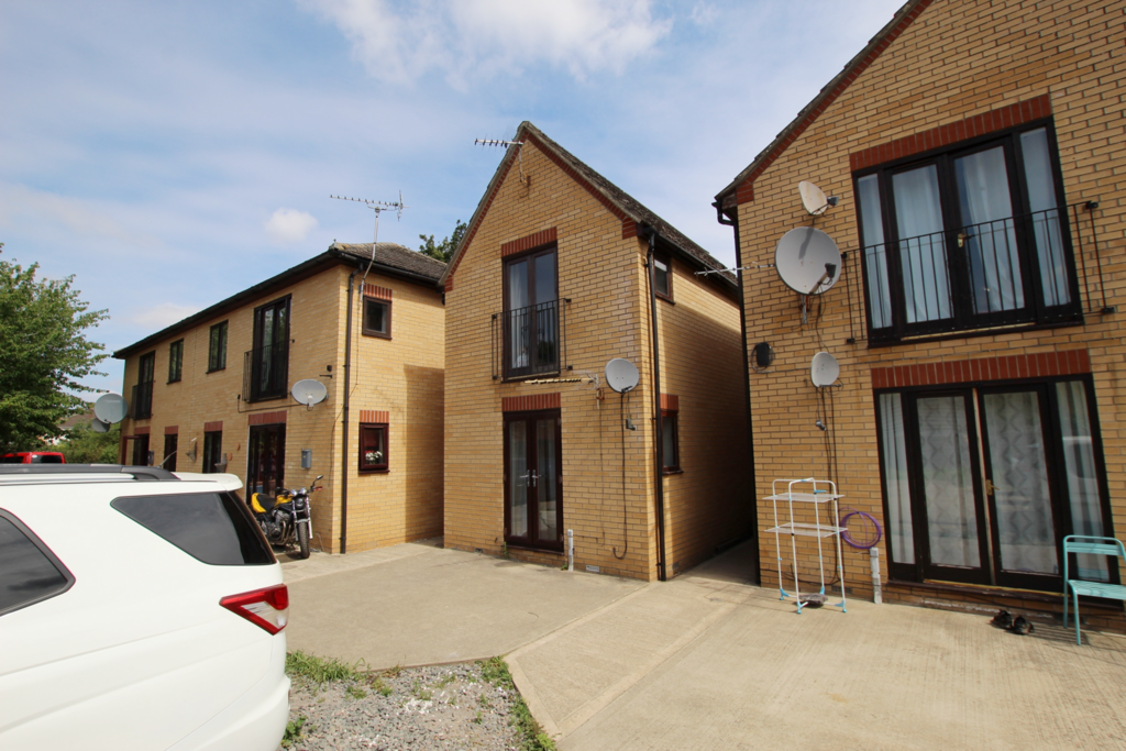 2 bedroom house to rent