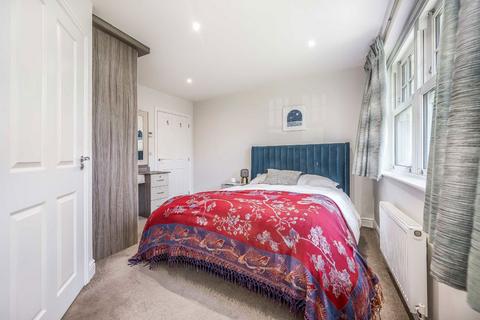 3 bedroom flat for sale, Rosebery Place, London NW7