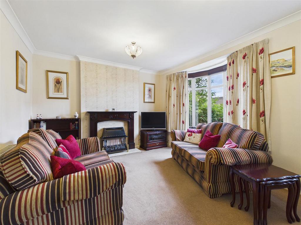 House in North East Derbyshire, Holmesdale, Dronfield - View 2
