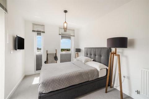 2 bedroom flat to rent, Brannigan Way, Edgware