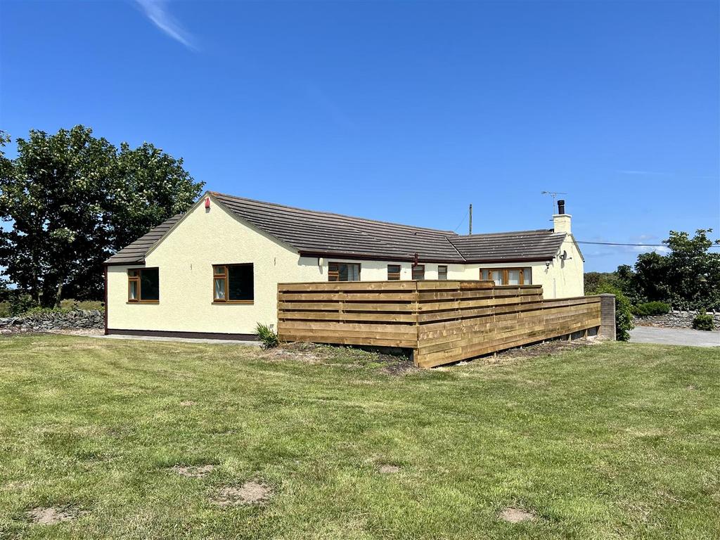 3 bedroom detached bungalow for sale