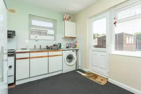 2 bedroom bungalow for sale - Widok 3