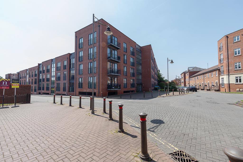 2 bedroom flat for sale
