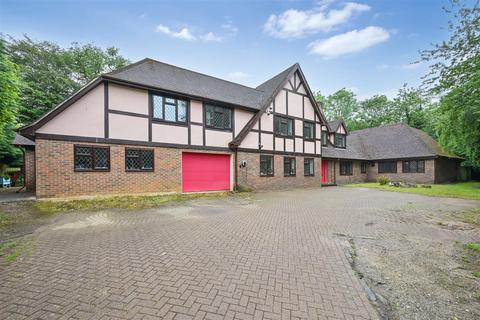 7 bedroom detached house for sale, Heather Close, Kingswood