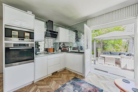 2 bedroom detached bungalow for sale, Perrylands, Charlwood, Horley
