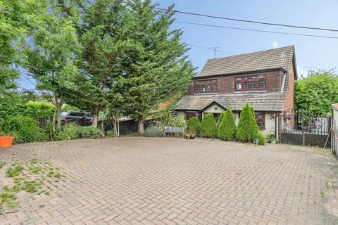 4 bedroom detached house for sale, London Road, WICKFORD, Essex, SS12