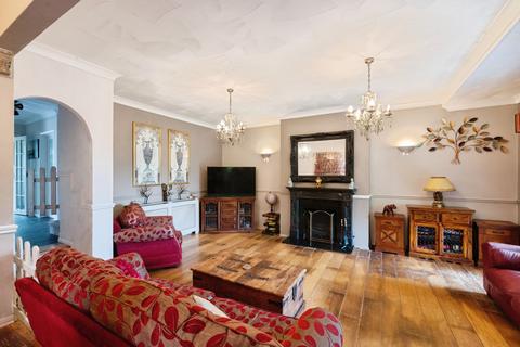 4 bedroom detached house for sale, London Road, WICKFORD, Essex, SS12