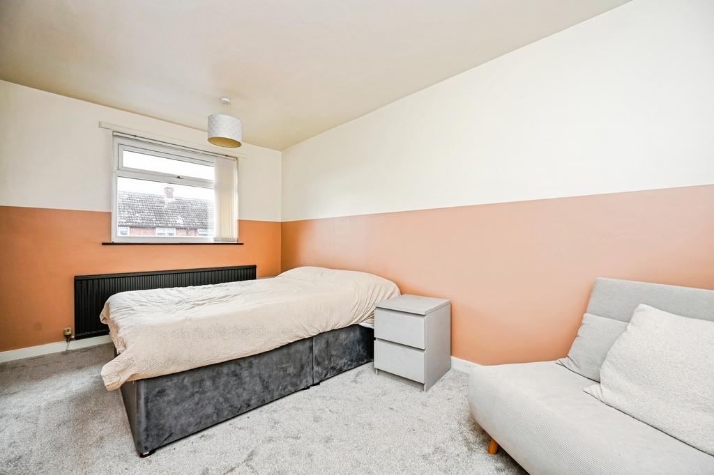 House in Knowsley, Halewood - More