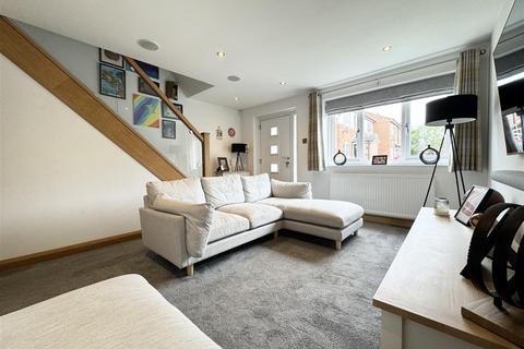 3 bedroom terraced house for sale, Woodlands Drive, Skelmanthorpe, Huddersfield, HD8 9DB