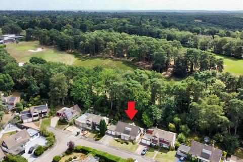 4 bedroom chalet for sale, Wilmot Way, Camberley GU15