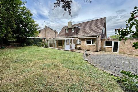 4 bedroom chalet for sale, Wilmot Way, Camberley GU15