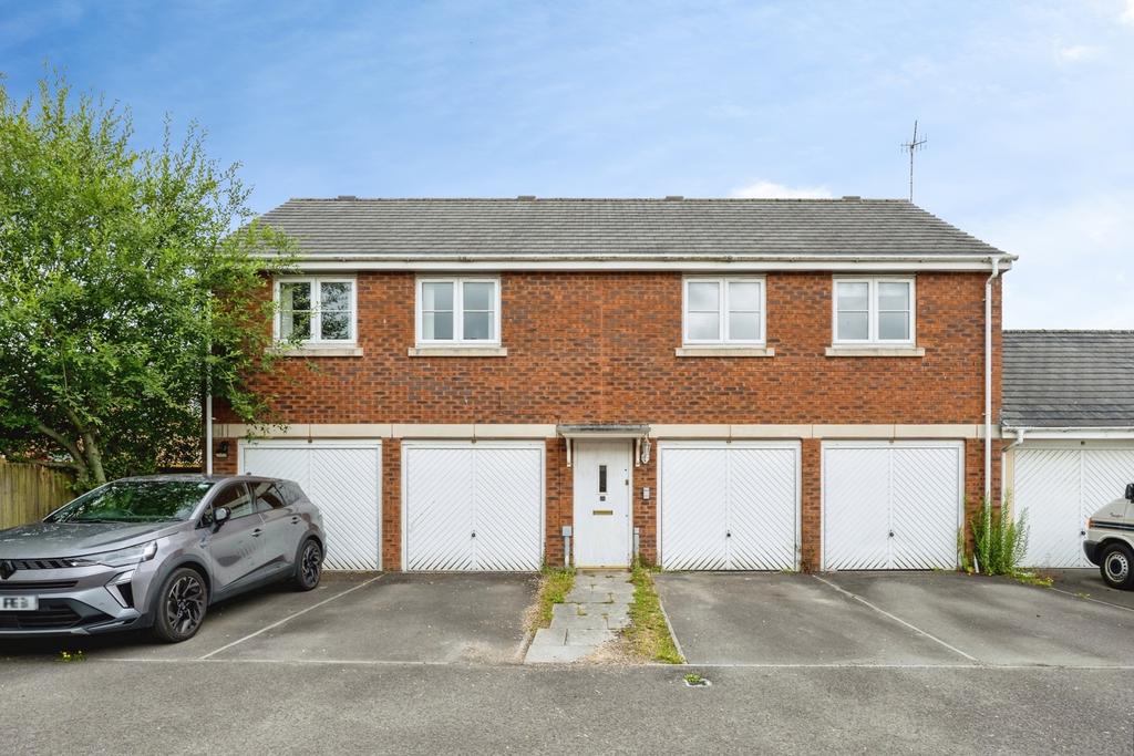 2 bedroom flat for sale