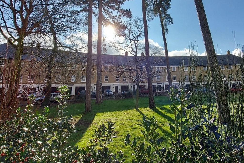 4 bedroom terraced house to rent