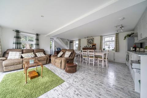 4 bedroom detached house for sale, Upper Eddington, Hungerford, Berkshire, RG17