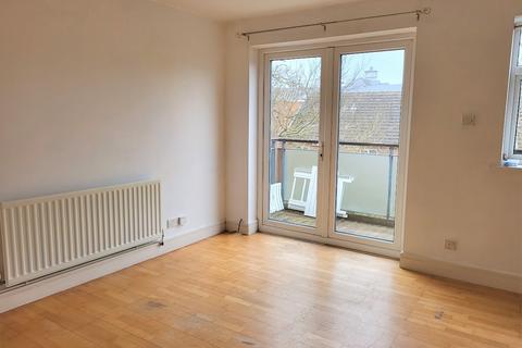 1 bedroom flat to rent, Lynmouth Road, READING