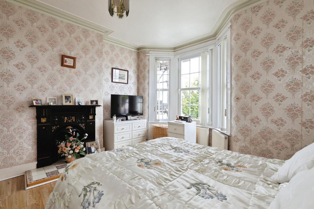 Bedroom, fireplace
