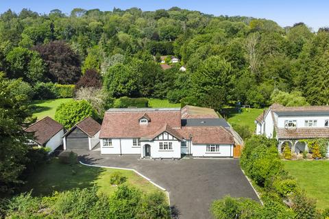 Slines Oak Road, Caterham, CR3