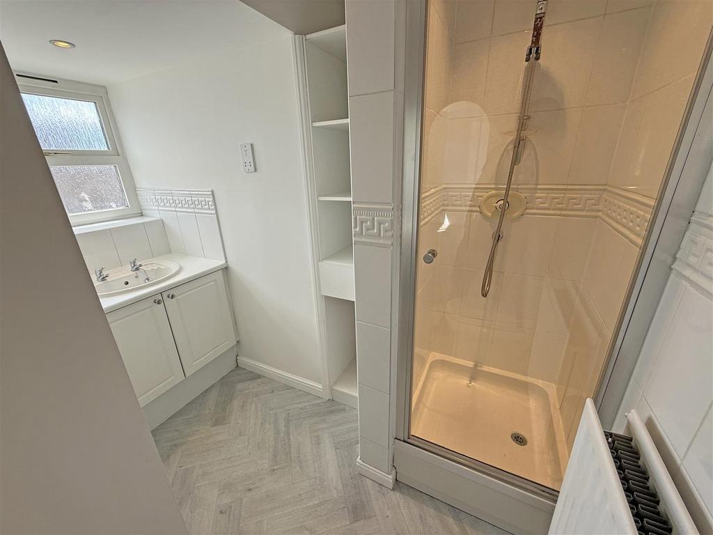 Shower suite A3.jpg