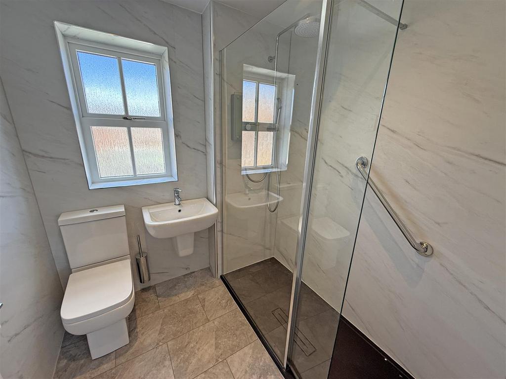 Shower Room.jpg