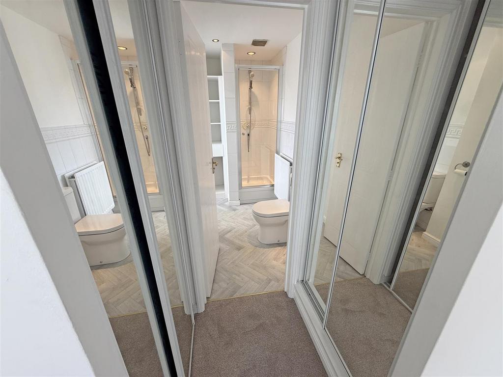 Shower suite A1.jpg