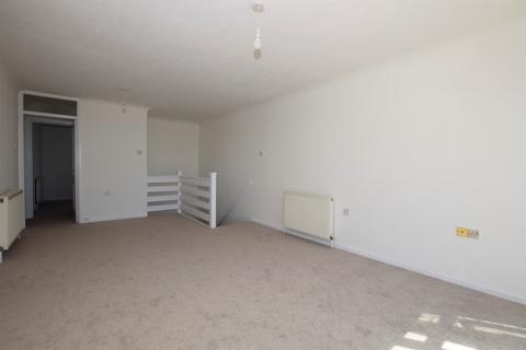 3 bedroom terraced house to rent, Silverdale Close, Pagham, Bognor Regis, PO21