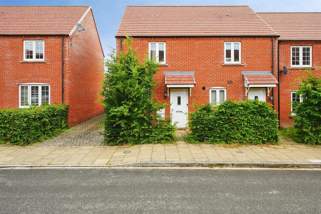 2 bedroom end of terrace house for sale