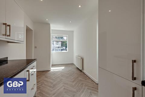 4 bedroom semi-detached house for sale, Gorseway, Romford, RM7