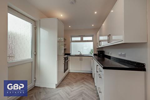 4 bedroom semi-detached house for sale, Gorseway, Romford, RM7