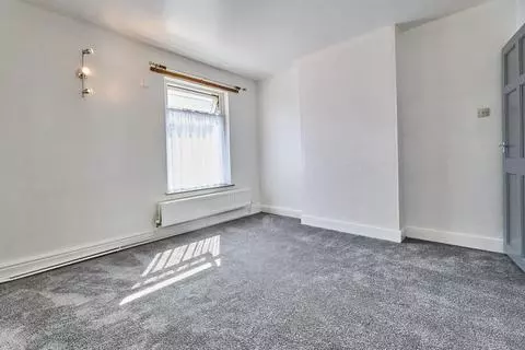 2 bedroom end of terrace house to rent – pohled 4