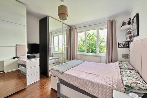 2 bedroom maisonette for sale, Chertsey Road, Surrey TW15