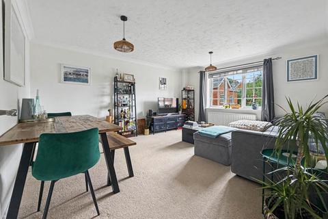 2 bedroom flat for sale, Dragoon Way, Christchurch BH23